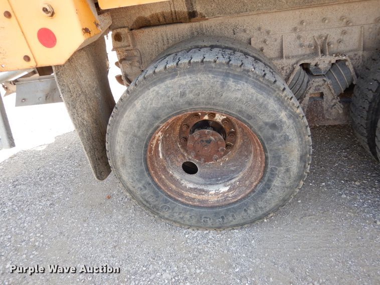 image for item KI9544 2004 International WorkStar 7500  dump truck