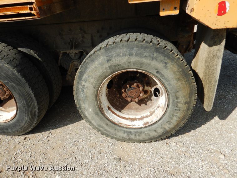 image for item KI9544 2004 International WorkStar 7500  dump truck