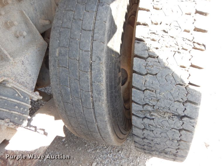 image for item KI9544 2004 International WorkStar 7500  dump truck