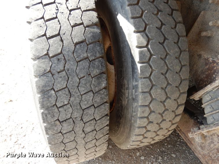 image for item KI9544 2004 International WorkStar 7500  dump truck