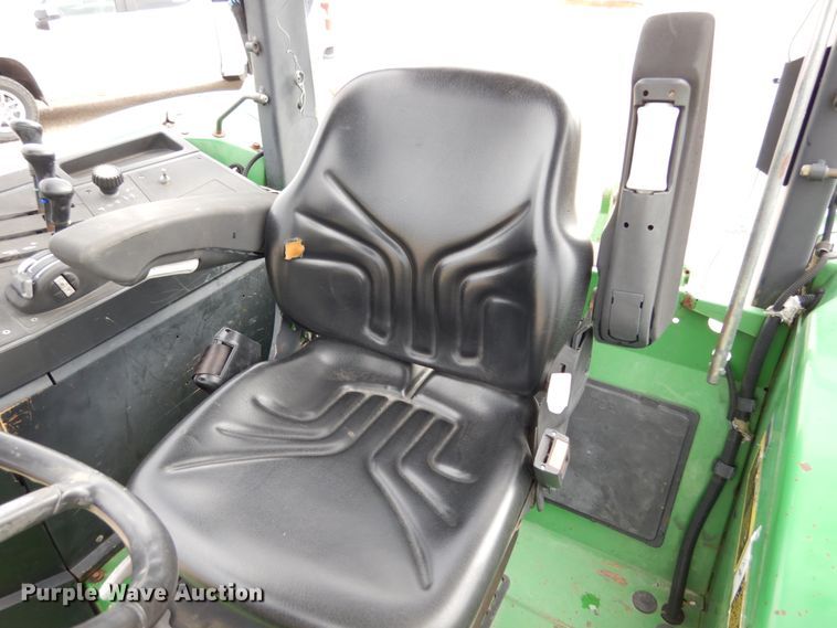 image for item KI9545 2002 John Deere 6420  MFWD tractor