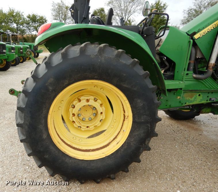 image for item KI9545 2002 John Deere 6420  MFWD tractor