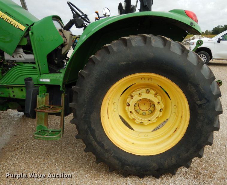 image for item KI9545 2002 John Deere 6420  MFWD tractor