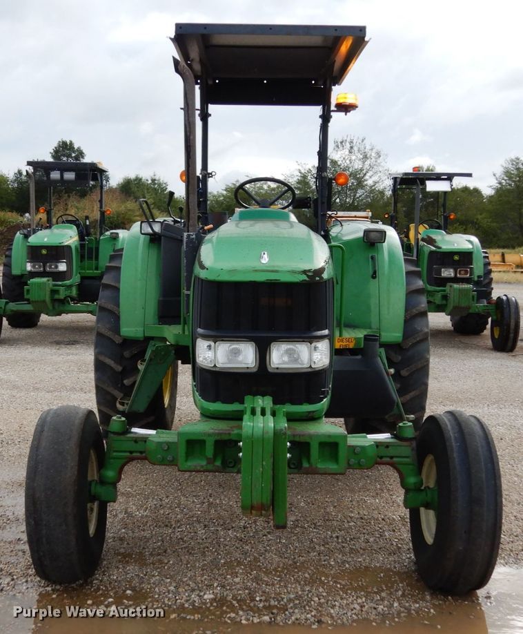 image for item KI9546 2002 John Deere 6420  tractor