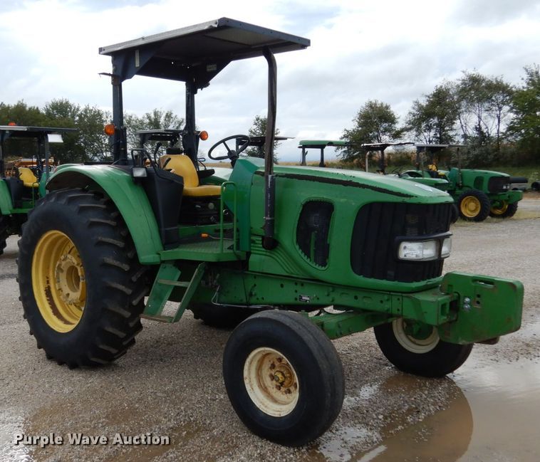 image for item KI9546 2002 John Deere 6420  tractor