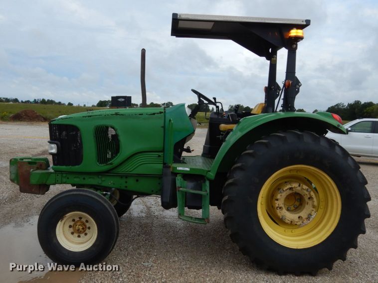 image for item KI9546 2002 John Deere 6420  tractor