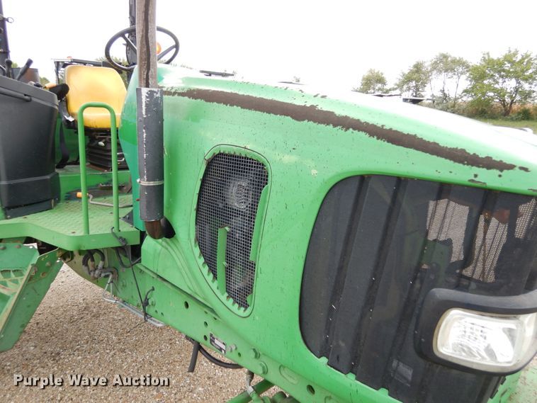 image for item KI9546 2002 John Deere 6420  tractor