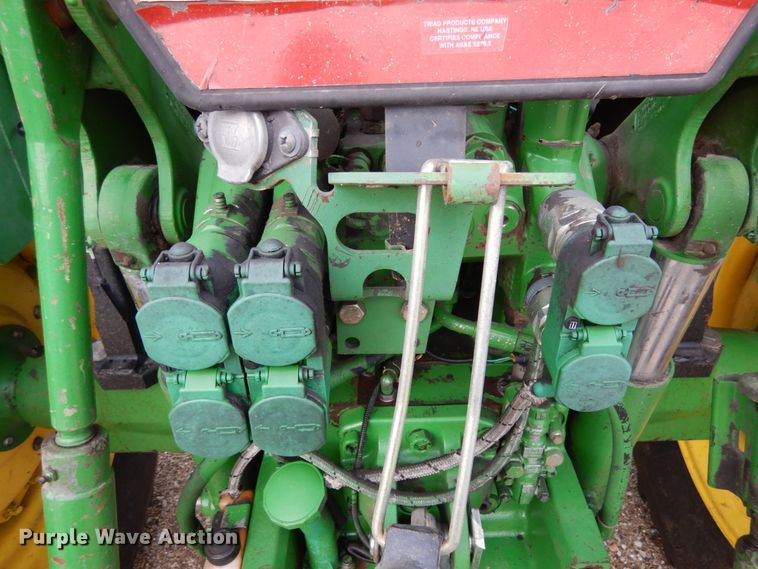 image for item KI9546 2002 John Deere 6420  tractor