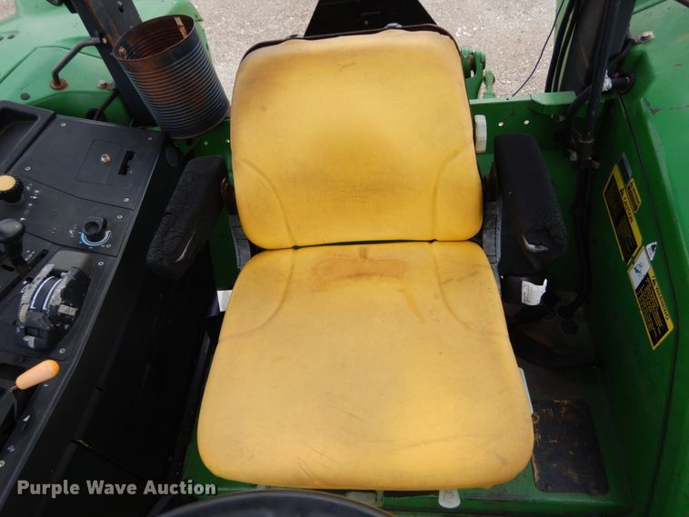 image for item KI9546 2002 John Deere 6420  tractor