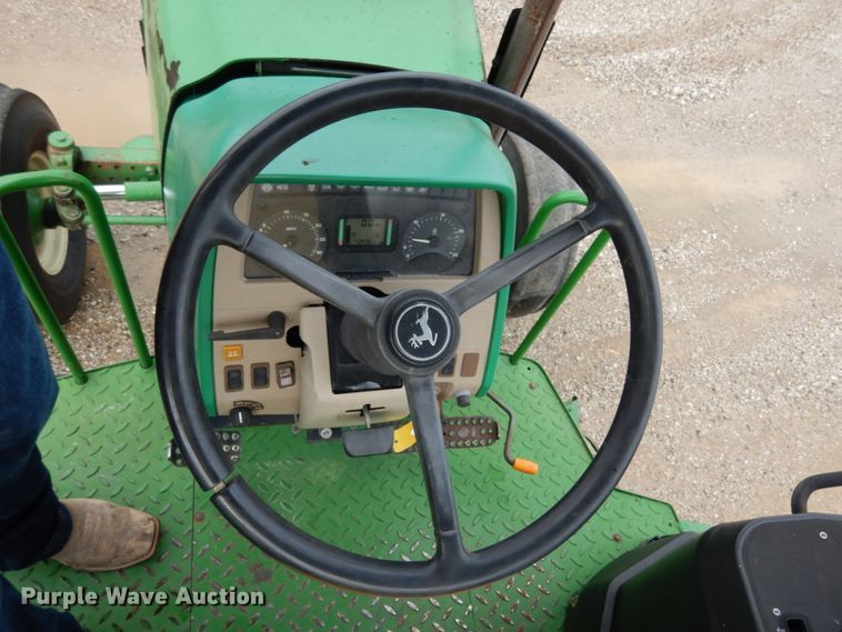 image for item KI9546 2002 John Deere 6420  tractor