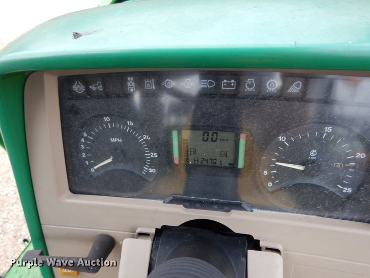 image for item KI9546 2002 John Deere 6420  tractor