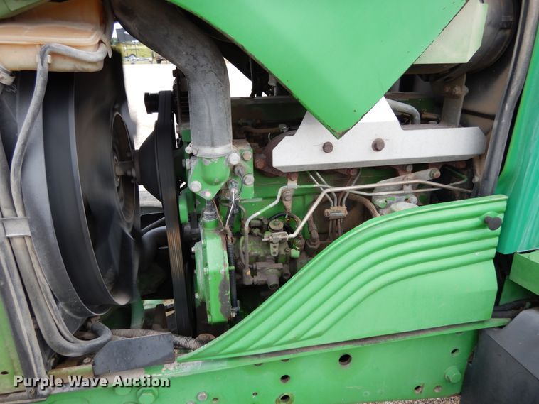 image for item KI9546 2002 John Deere 6420  tractor