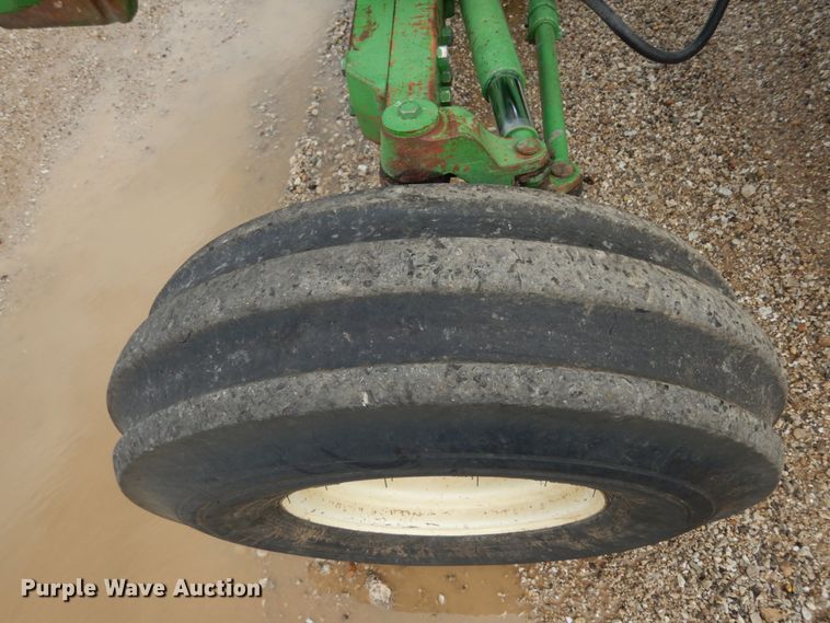 image for item KI9546 2002 John Deere 6420  tractor