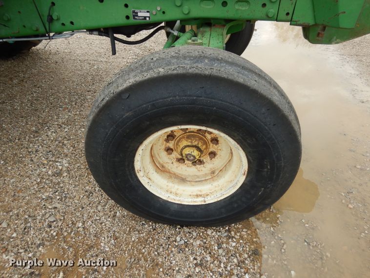 image for item KI9546 2002 John Deere 6420  tractor