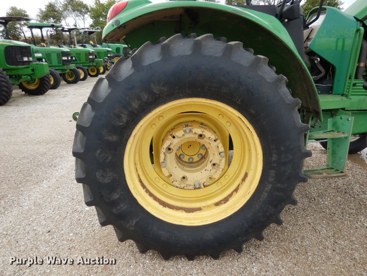 image for item KI9546 2002 John Deere 6420  tractor