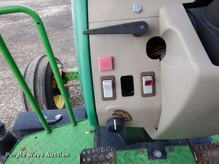 image for item KI9547 John Deere 6415  tractor