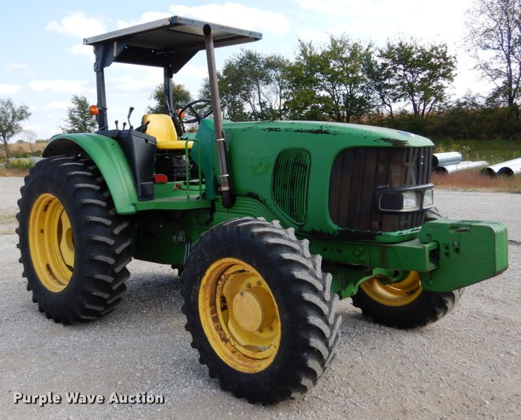 image for item KI9552 2003 John Deere 6615  MFWD tractor