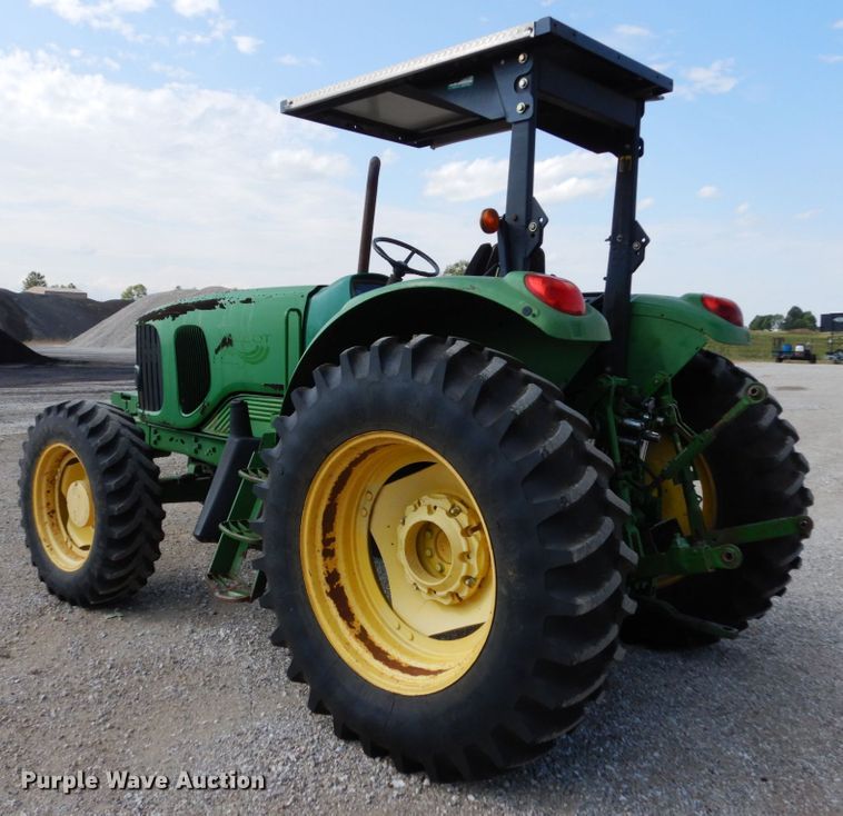 image for item KI9552 2003 John Deere 6615  MFWD tractor