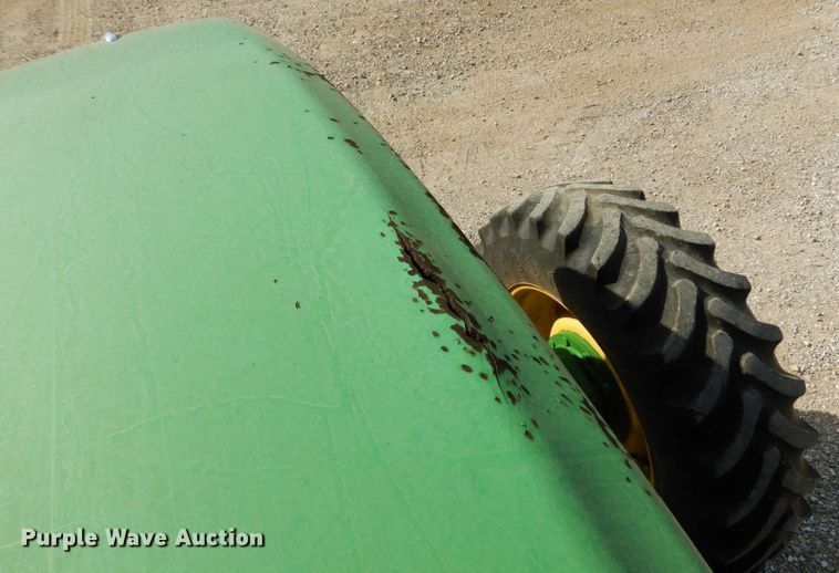 image for item KI9552 2003 John Deere 6615  MFWD tractor