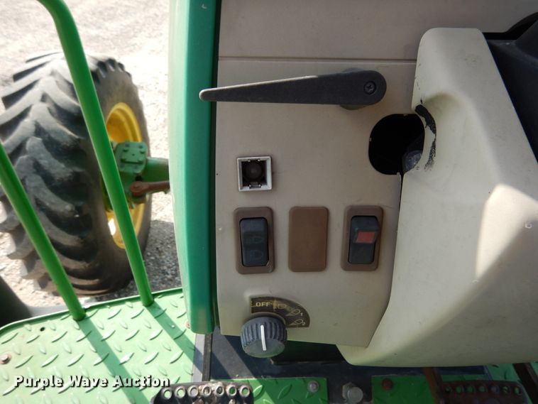 image for item KI9552 2003 John Deere 6615  MFWD tractor