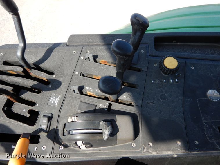 image for item KI9552 2003 John Deere 6615  MFWD tractor