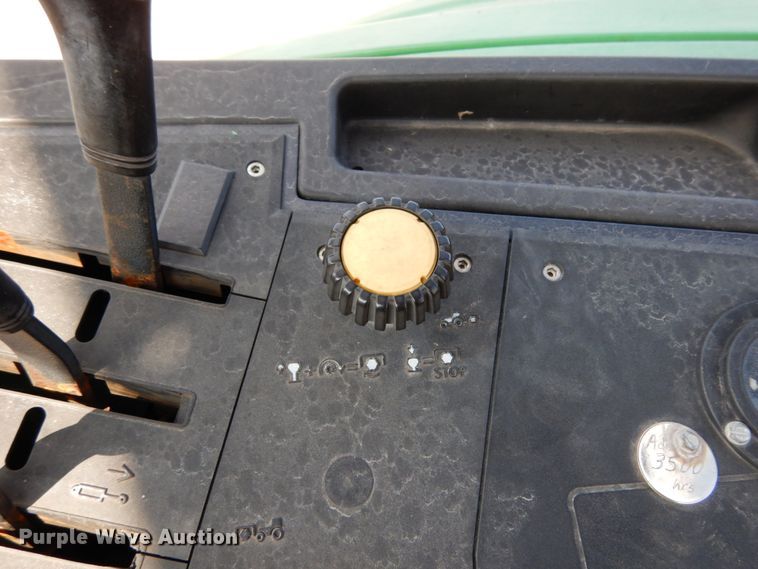 image for item KI9552 2003 John Deere 6615  MFWD tractor