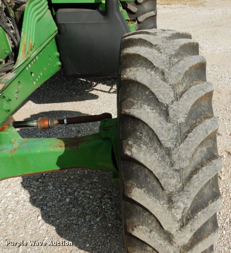 image for item KI9552 2003 John Deere 6615  MFWD tractor