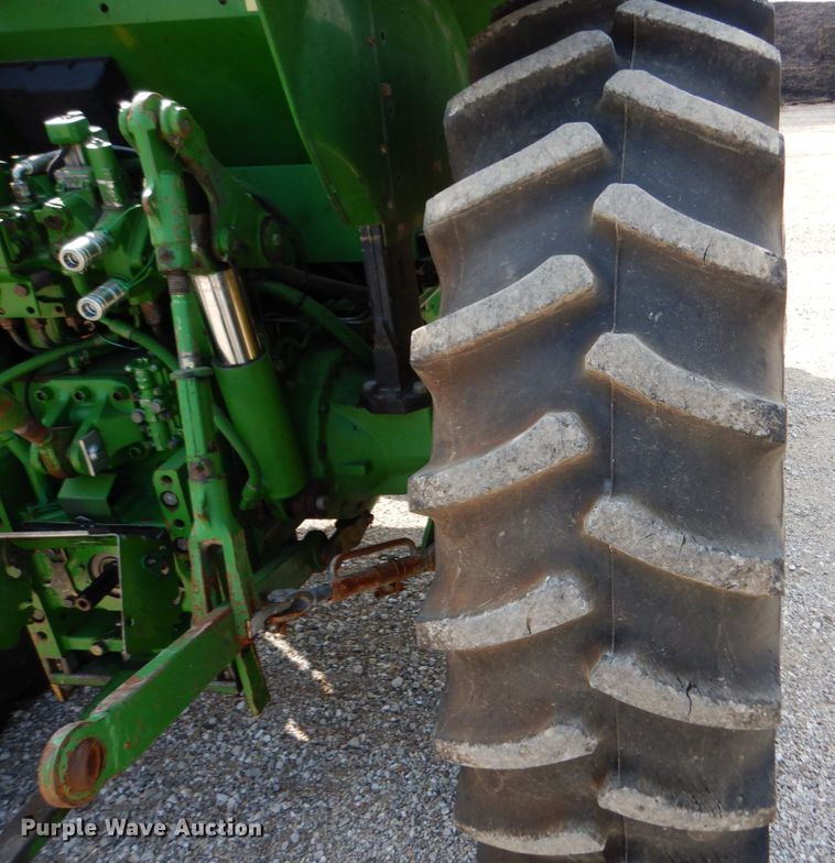 image for item KI9552 2003 John Deere 6615  MFWD tractor