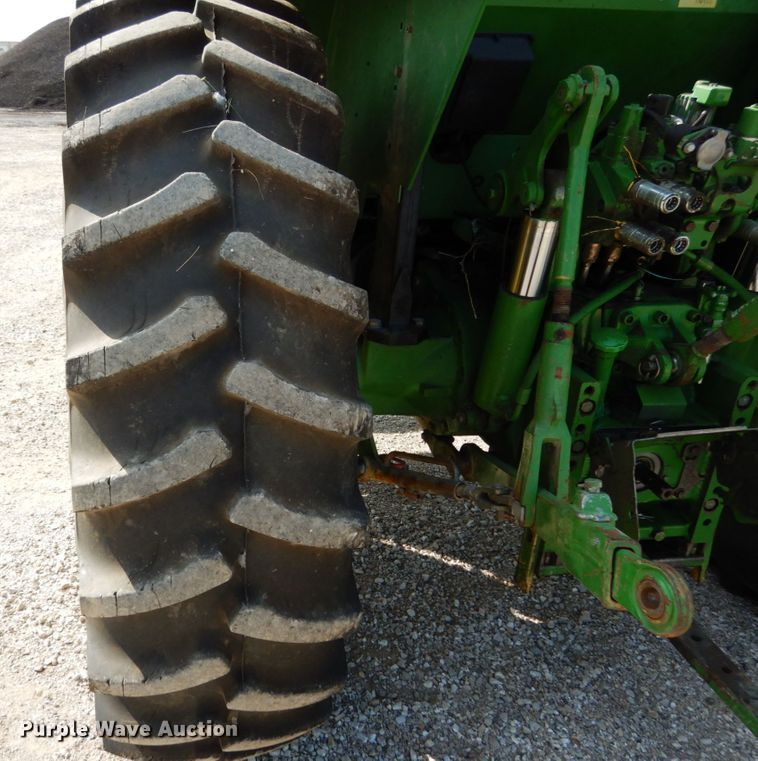 image for item KI9552 2003 John Deere 6615  MFWD tractor