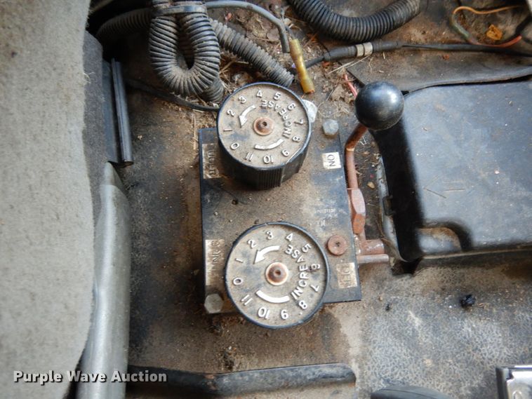 image for item KI9553 2009 Dodge Ram 5500 Heavy Duty  Quad Cab dump truck