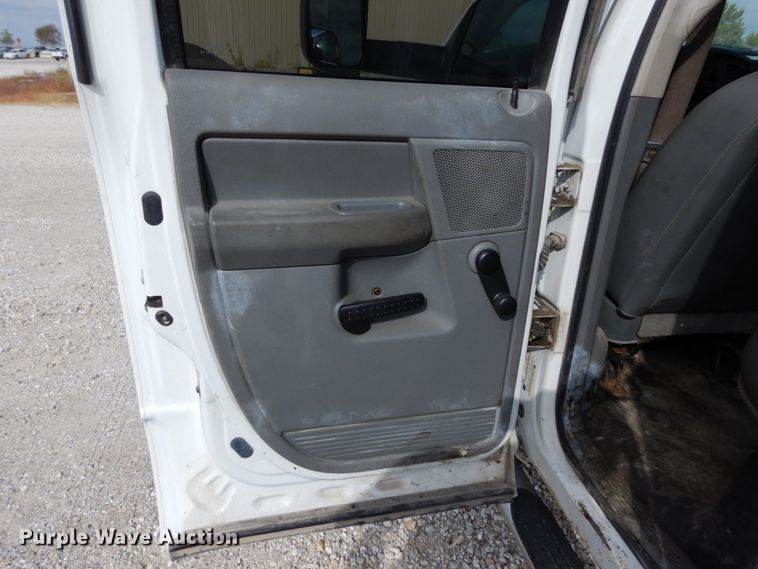 image for item KI9553 2009 Dodge Ram 5500 Heavy Duty  Quad Cab dump truck