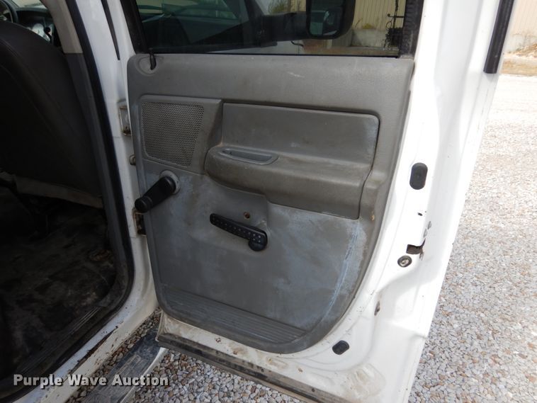 image for item KI9553 2009 Dodge Ram 5500 Heavy Duty  Quad Cab dump truck