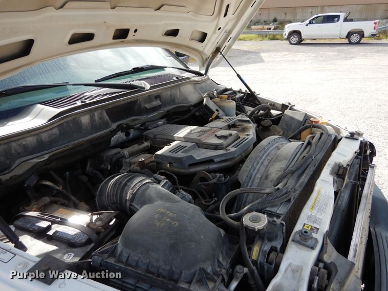 image for item KI9553 2009 Dodge Ram 5500 Heavy Duty  Quad Cab dump truck