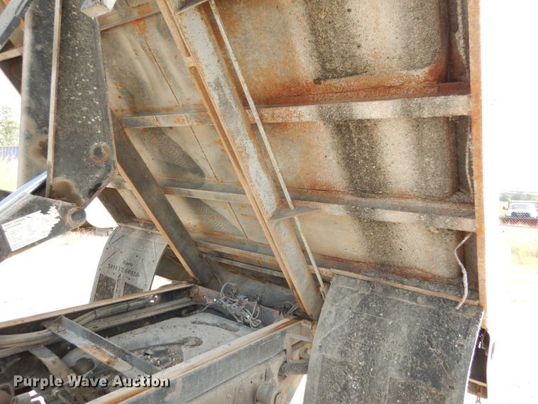 image for item KI9554 2011 Dodge Ram 5500 Heavy Duty  Crew Cab dump truck