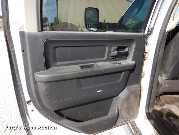 image for item KI9554 2011 Dodge Ram 5500 Heavy Duty  Crew Cab dump truck