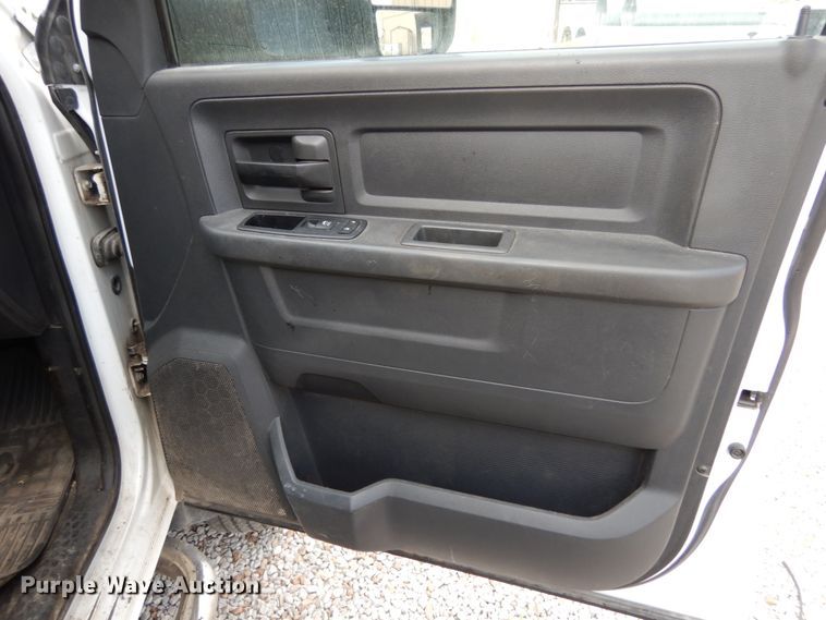 image for item KI9554 2011 Dodge Ram 5500 Heavy Duty  Crew Cab dump truck