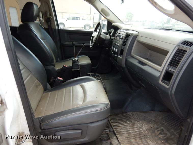 image for item KI9554 2011 Dodge Ram 5500 Heavy Duty  Crew Cab dump truck