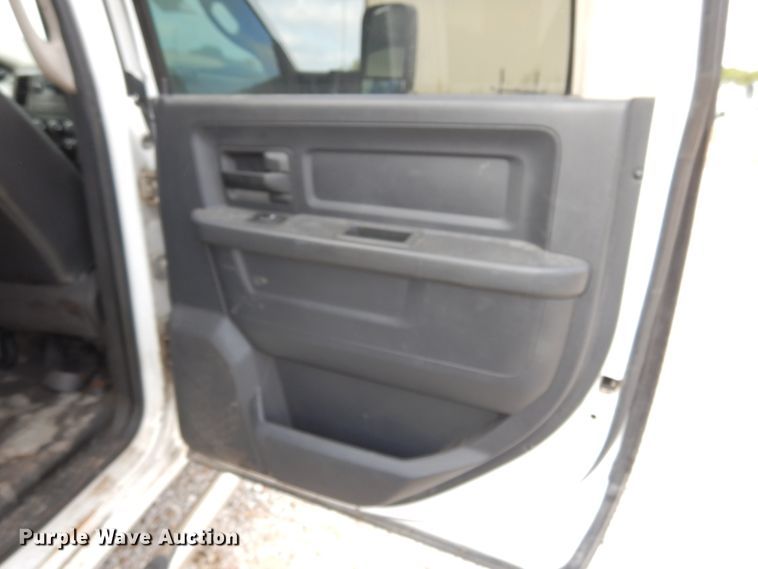 image for item KI9554 2011 Dodge Ram 5500 Heavy Duty  Crew Cab dump truck