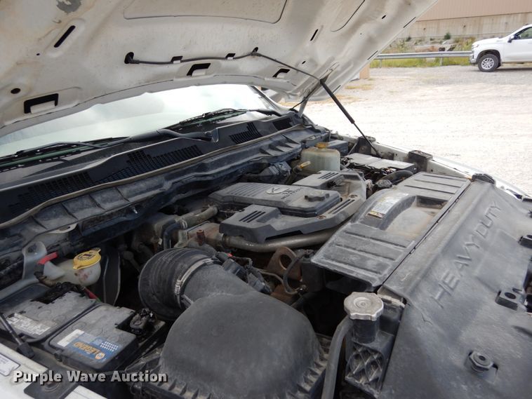 image for item KI9554 2011 Dodge Ram 5500 Heavy Duty  Crew Cab dump truck