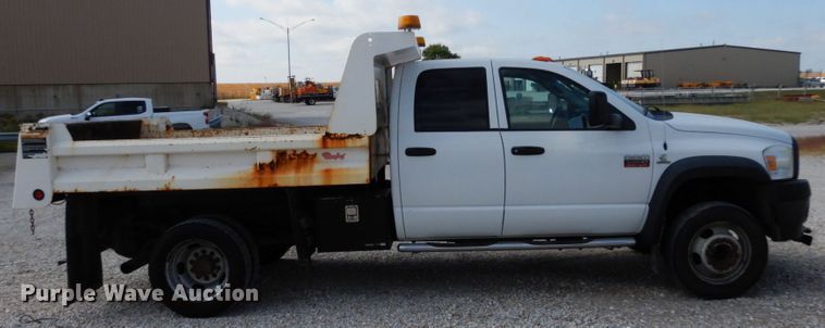 image for item KI9555 2009 Dodge Ram 5500 Heavy Duty  Quad Cab dump truck