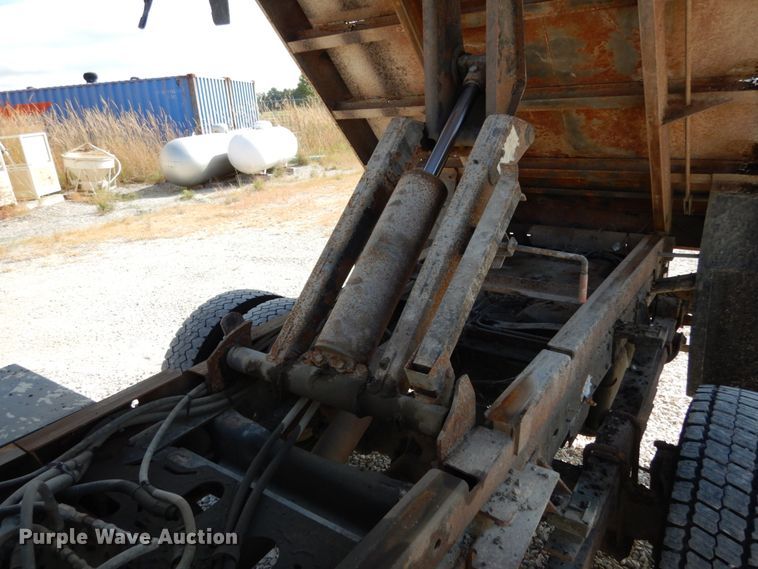 image for item KI9555 2009 Dodge Ram 5500 Heavy Duty  Quad Cab dump truck