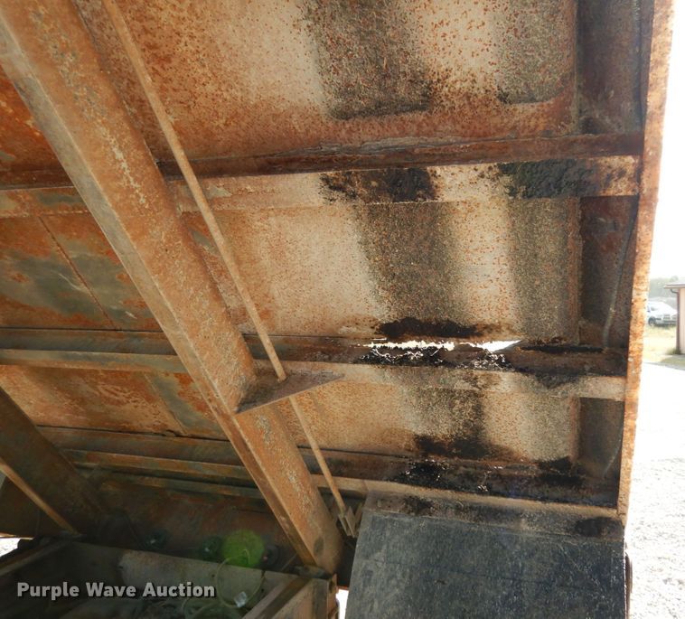 image for item KI9555 2009 Dodge Ram 5500 Heavy Duty  Quad Cab dump truck