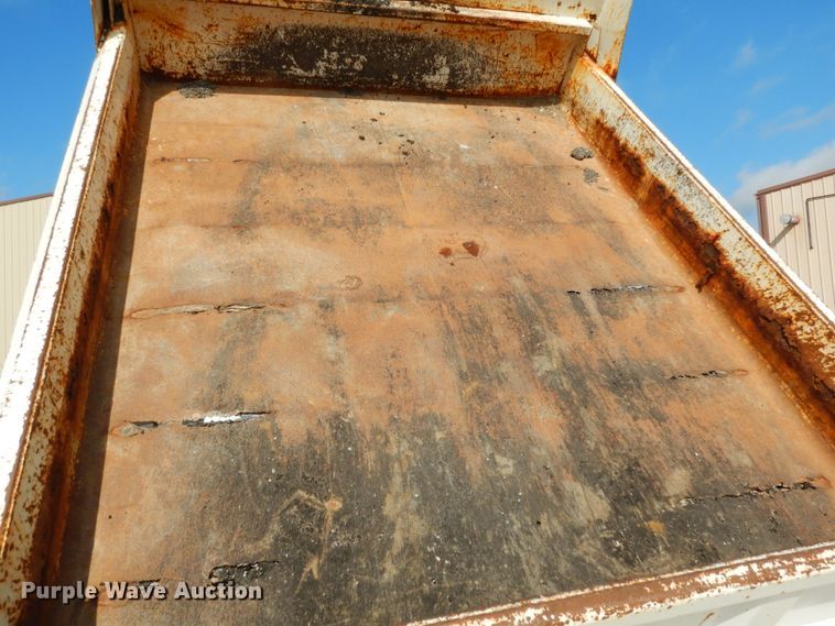 image for item KI9555 2009 Dodge Ram 5500 Heavy Duty  Quad Cab dump truck