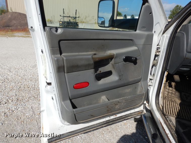 image for item KI9555 2009 Dodge Ram 5500 Heavy Duty  Quad Cab dump truck