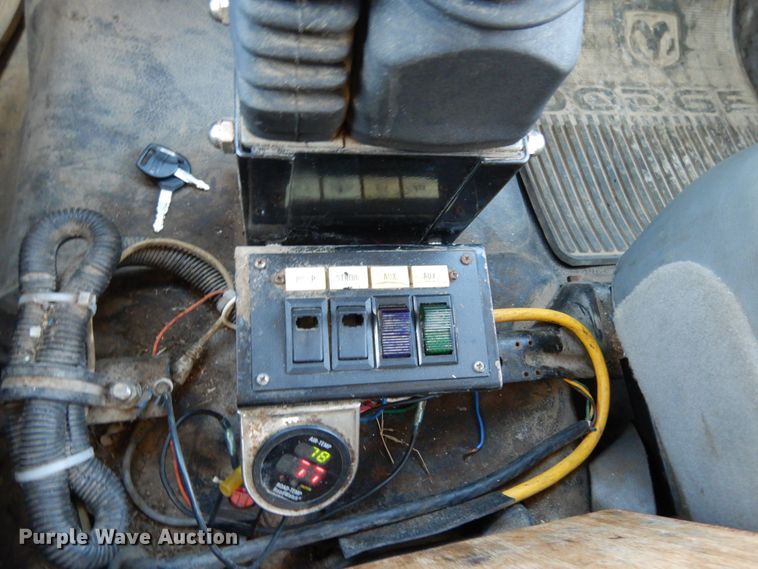 image for item KI9555 2009 Dodge Ram 5500 Heavy Duty  Quad Cab dump truck