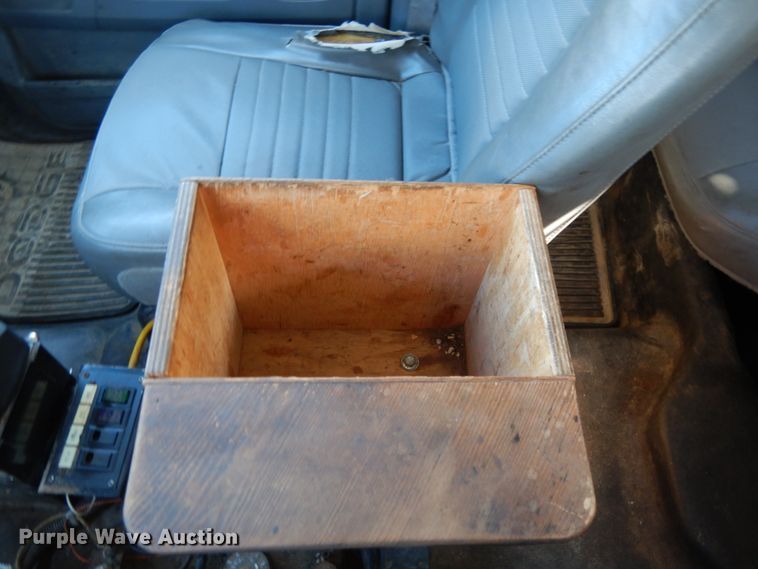 image for item KI9555 2009 Dodge Ram 5500 Heavy Duty  Quad Cab dump truck