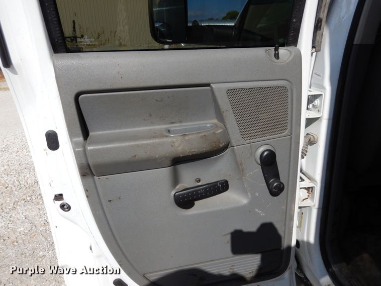 image for item KI9555 2009 Dodge Ram 5500 Heavy Duty  Quad Cab dump truck