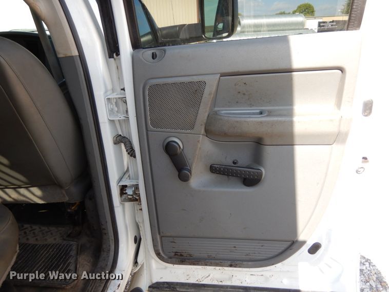 image for item KI9555 2009 Dodge Ram 5500 Heavy Duty  Quad Cab dump truck