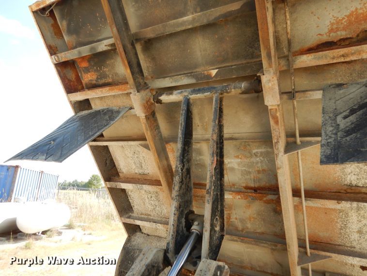 image for item KI9556 2009 Dodge Ram 5500 Heavy Duty  Quad Cab dump truck