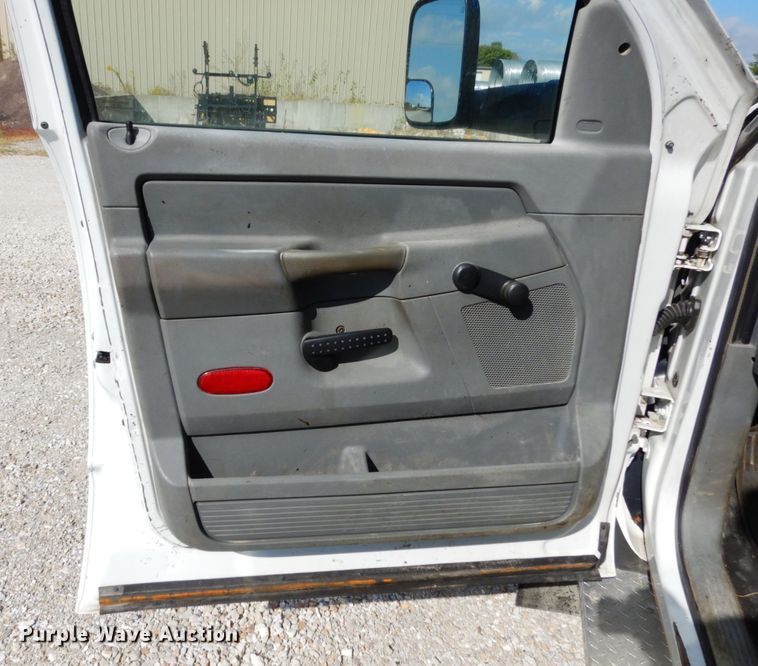 image for item KI9556 2009 Dodge Ram 5500 Heavy Duty  Quad Cab dump truck